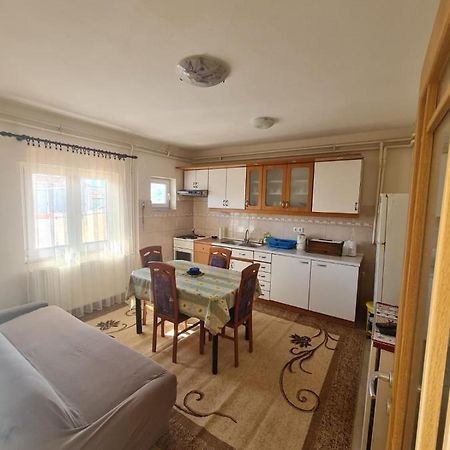 Apartment Sukosan Luaran gambar