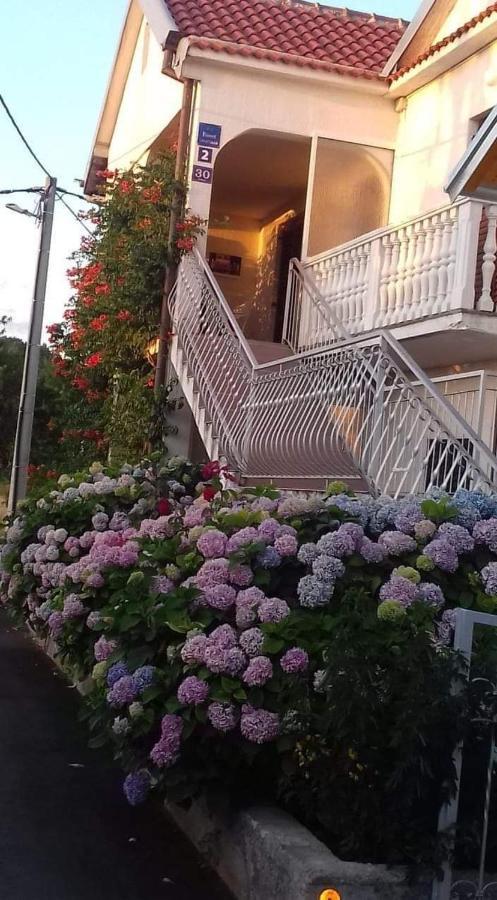 Apartment Sukosan Luaran gambar